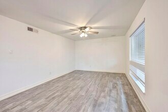 Building Photo - 1529 Wirt Rd