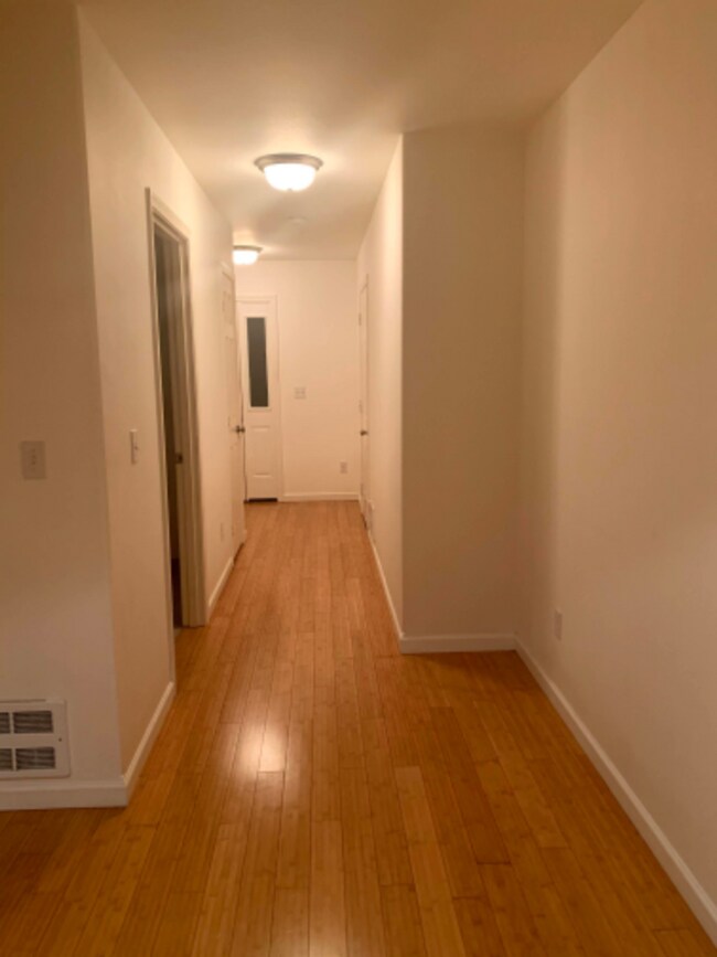 Foto del edificio - 2112/2114 Hamilton Duplex