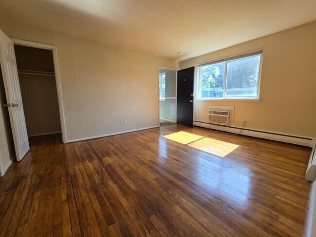 Foto del edificio - 3212 Ellwood Ave