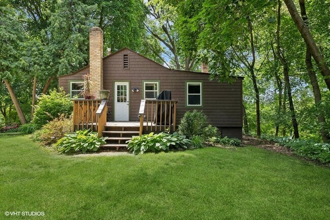 Foto del edificio - 718 Three Oaks Rd