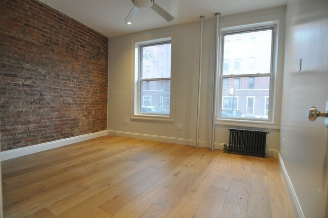 Foto del edificio - 1806 Caton Avenue