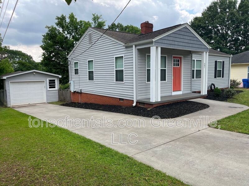 Foto principal - 201 Chipley Ln