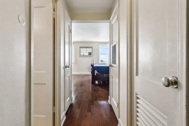 Foto del edificio - 1205 St Charles Ave