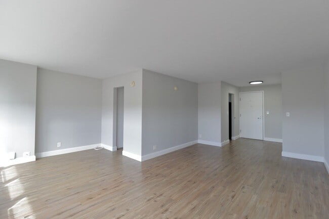 Building Photo - 2625 Park Ave