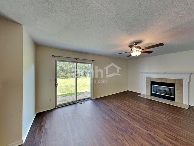 Building Photo - 1566 Pheasant Run Drive