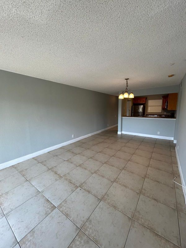 Foto del edificio - 1493 Lake Crystal Dr