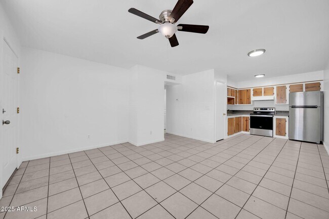 Foto del edificio - 2701 E Tierra Buena Ln