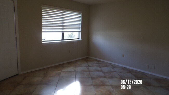 Foto del edificio - 2607 NE Dearborn Ave