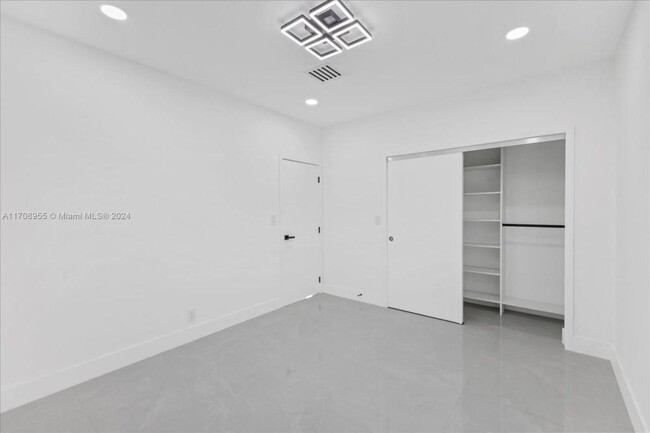 Foto del edificio - 5 bedroom in North Miami Beach FL 33179