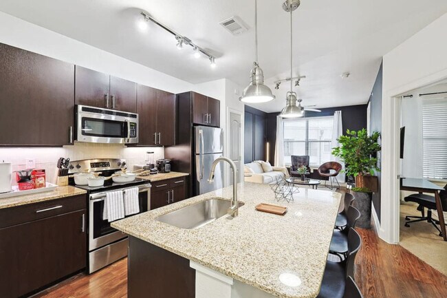 Foto del edificio - 5445 Town and Country Blvd