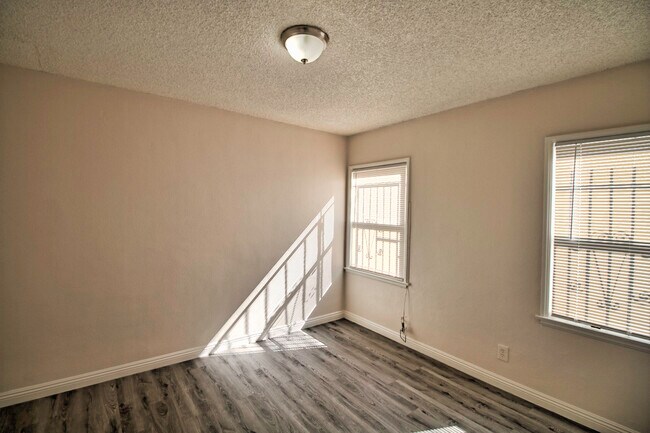 Building Photo - 8933 Tope Ave