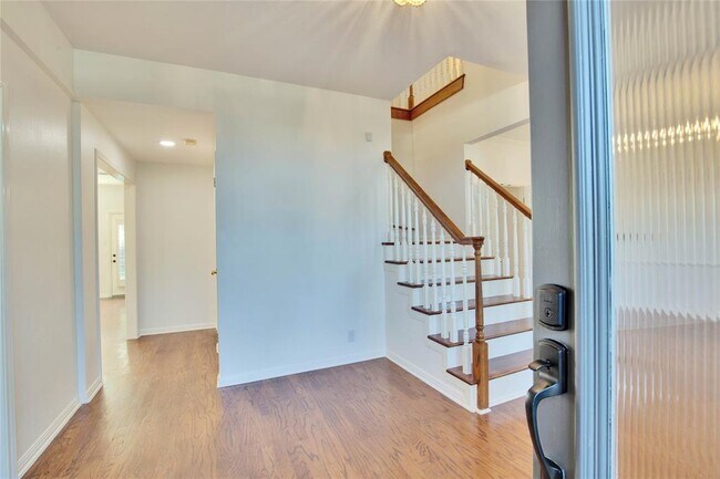 Building Photo - 10524 Redmond Rd