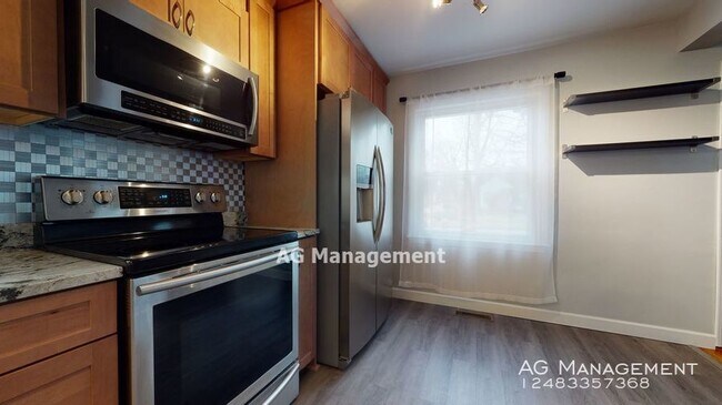 Building Photo - 800 N Kenwood Ave