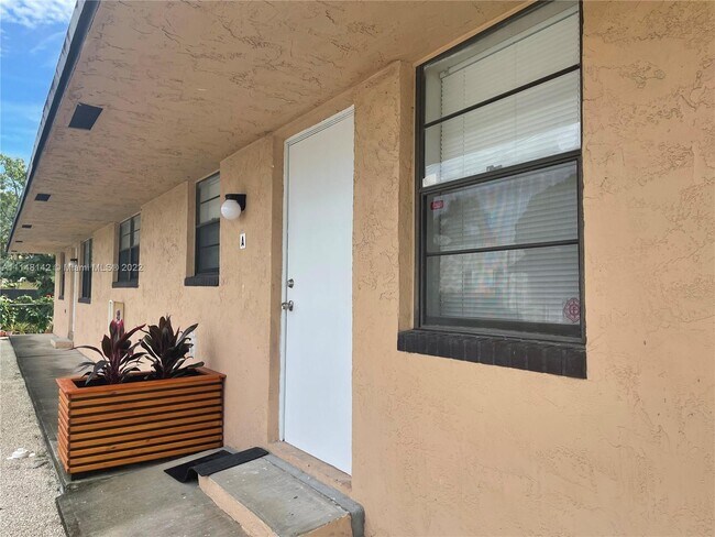 Building Photo - 1819 N 17th Ave
