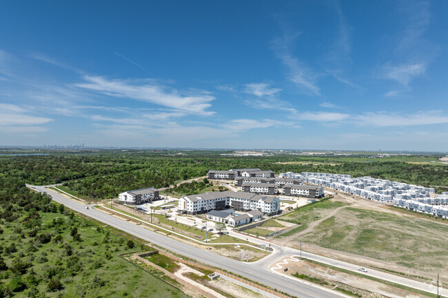 Building Photo - Citizen House Blue Bluff