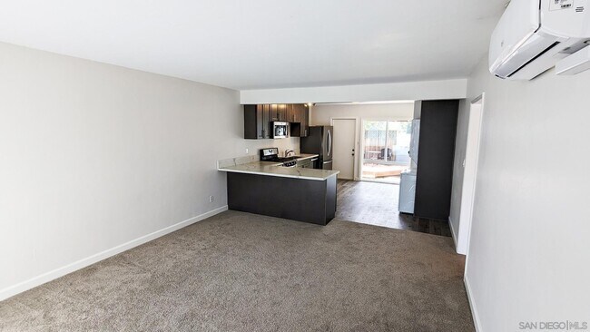 Foto del edificio - 4905 Iroquois Ave