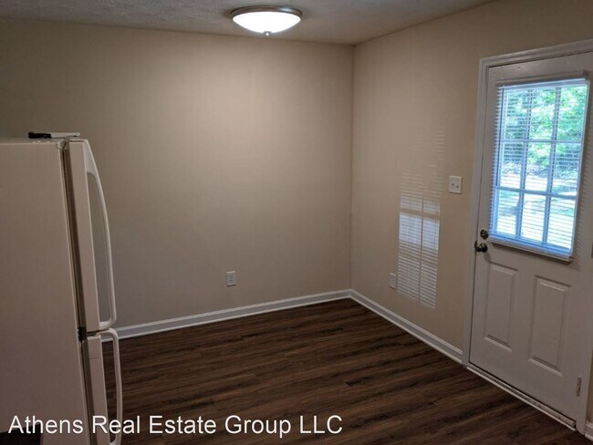 Building Photo - 2 br, 1 bath House - 663 Maplewood Lane