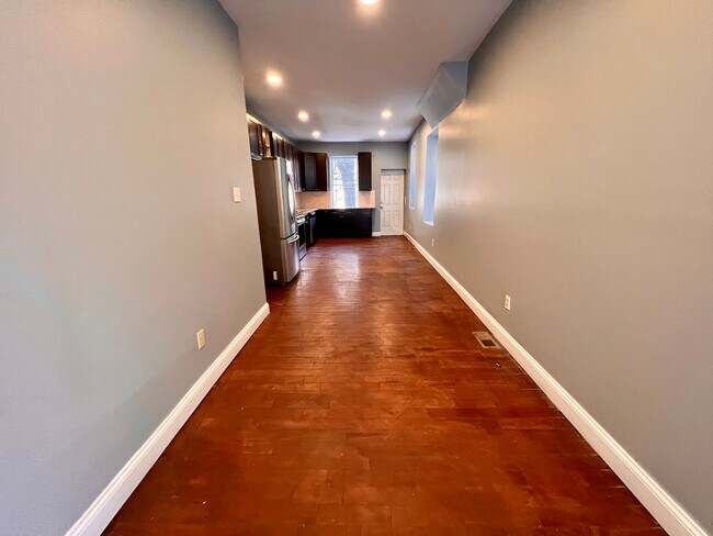 Building Photo - Beautiful 3-Bedroom Townhome in Kingsessin...