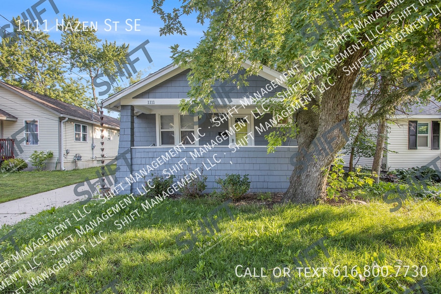 Primary Photo - 1111 Hazen St SE
