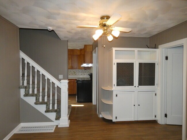 Foto del edificio - Darling home-Sunroom-809 Lindburg Dr, Kans...
