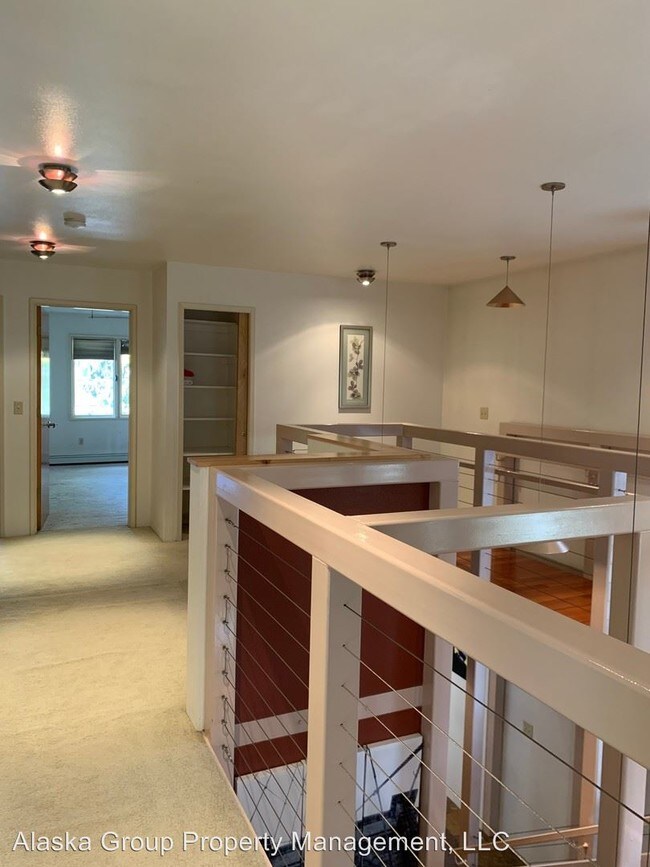 Building Photo - 3 br, 2.5 bath House - 2042 Crataegus Ave