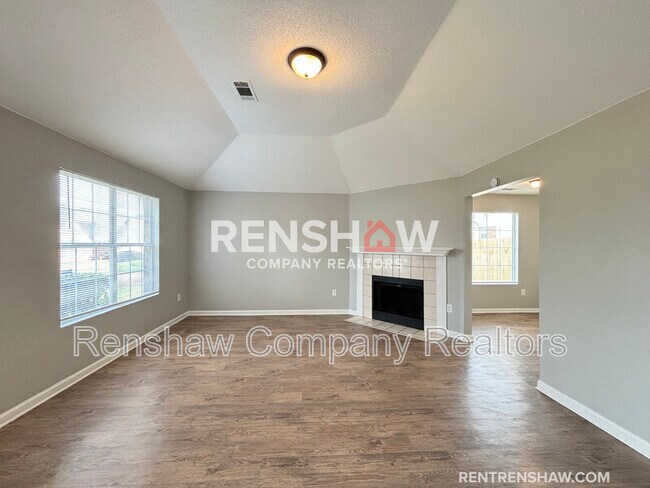 Building Photo - 4672 Tut Cove