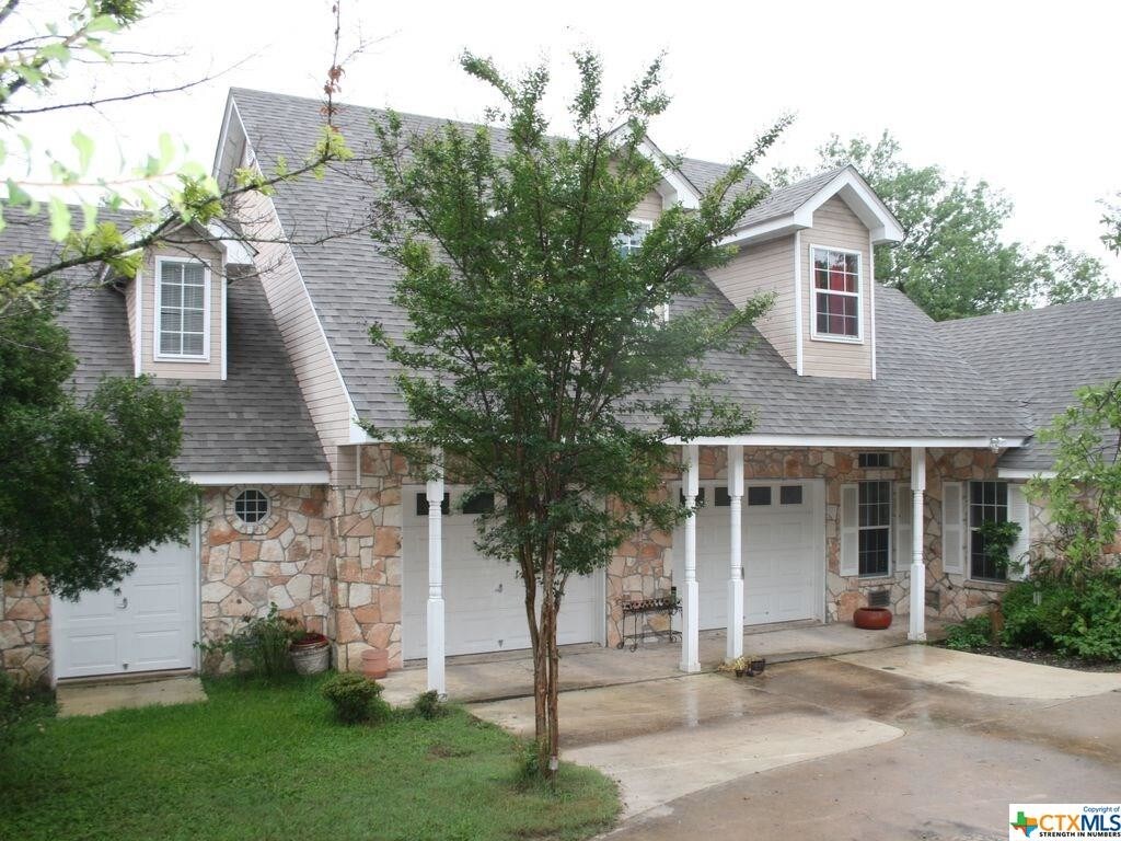 Primary Photo - 1401 White Water Rd