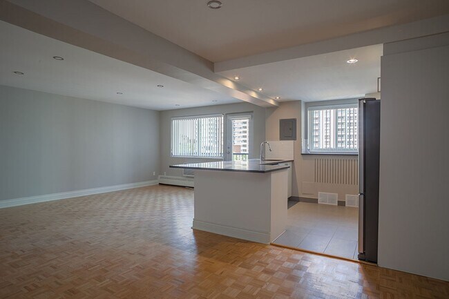 Building Photo - 3421 Rue Drummond