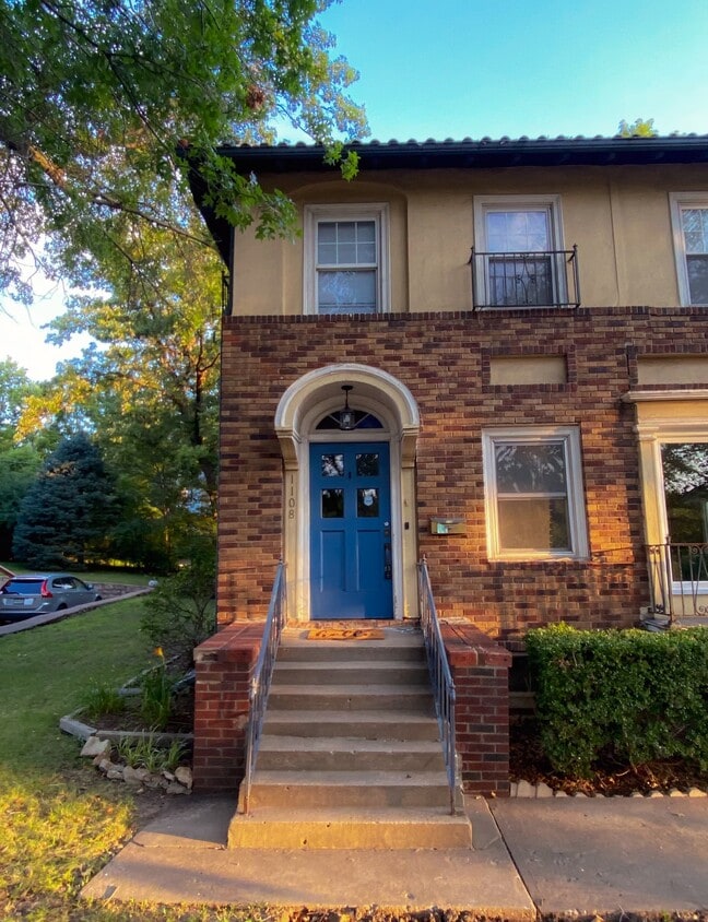 Primary Photo - 1108 Ward Pky