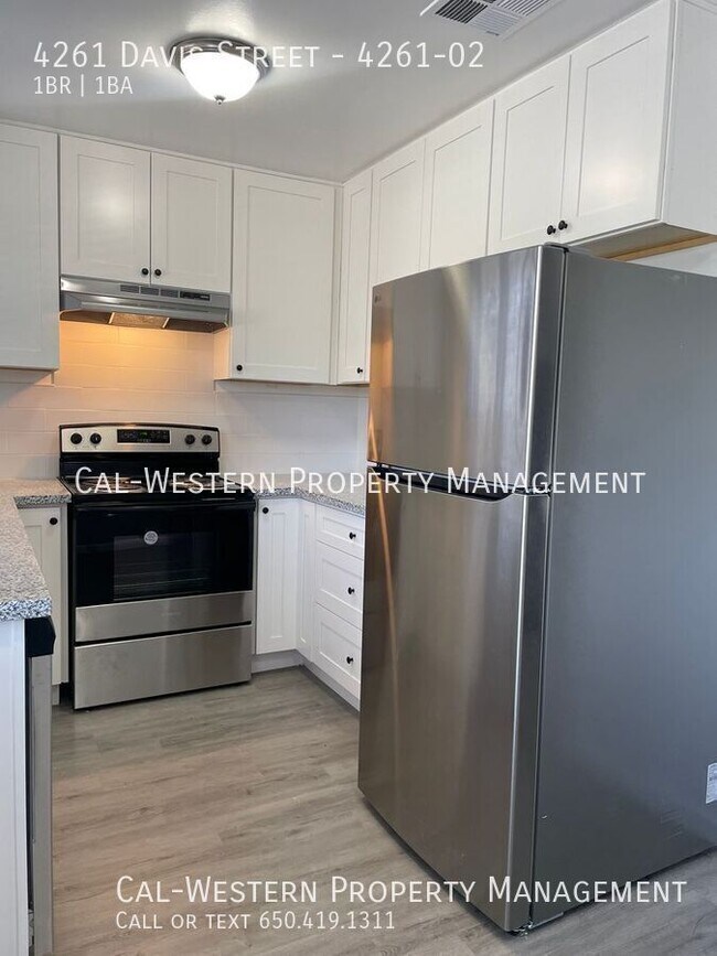 Foto del edificio - 4261 Davis St