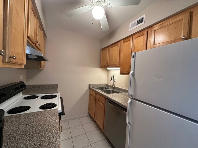 Building Photo - 4529 Prescott Ave