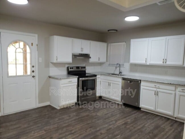 Building Photo - 8012 Chaparral Dr