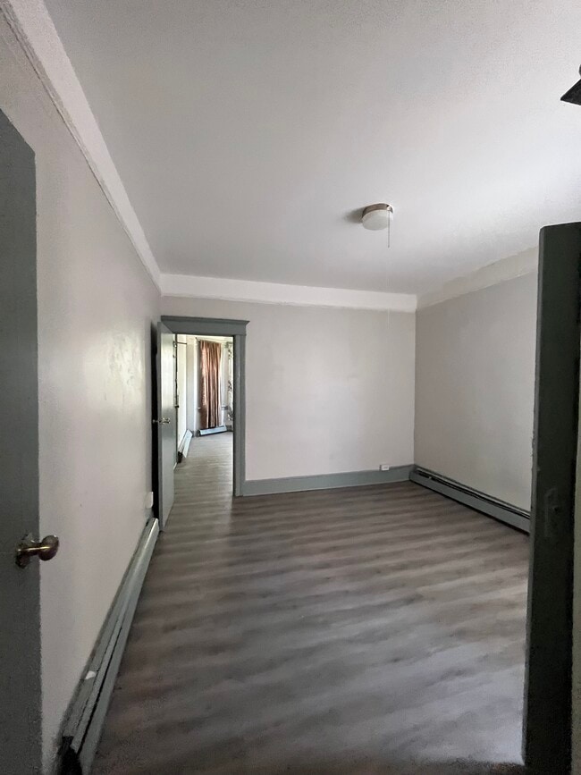 Building Photo - 147 Bostwick Ave
