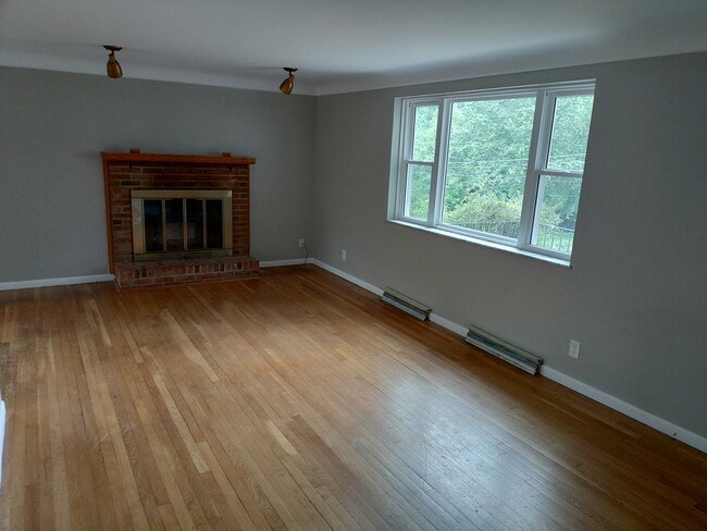Building Photo - 8629 Pastoral Ln