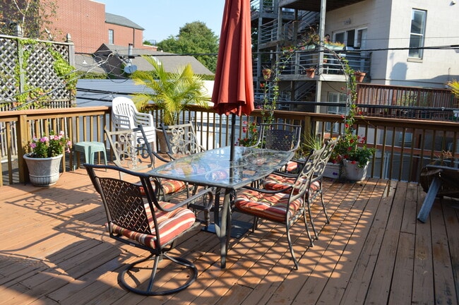 Patio Off Kitchen - 1823-2 N Clybourn Ave