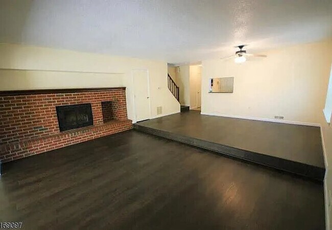 Foto del edificio - 24 Kirby Ln