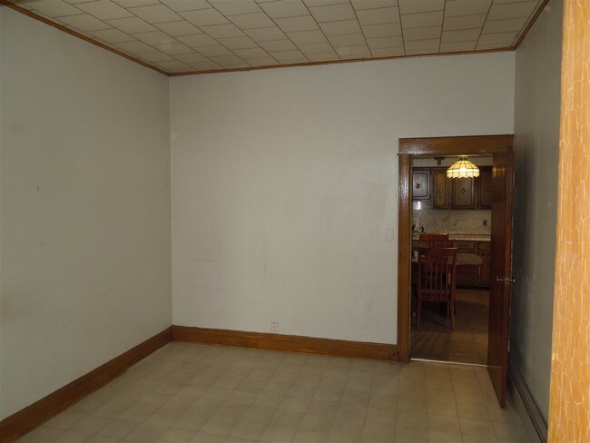 Building Photo - 423 62nd St