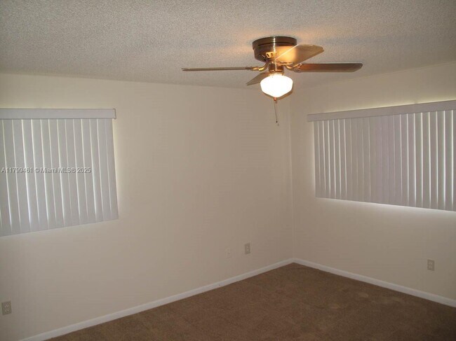 Building Photo - 9704 S Belfort Cir