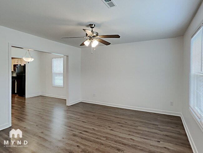 Building Photo - 329 Kimball St