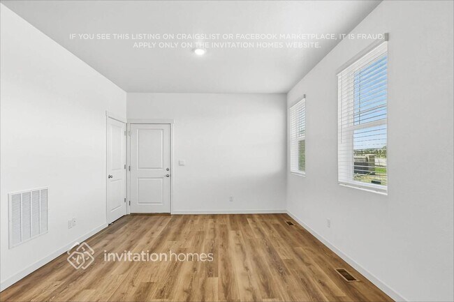 Building Photo - 27470 E Maple Ave