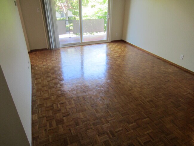 Foto del edificio - 1302 Hopkins Ave