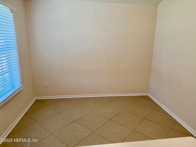 Building Photo - 1143 Summer Springs Drive