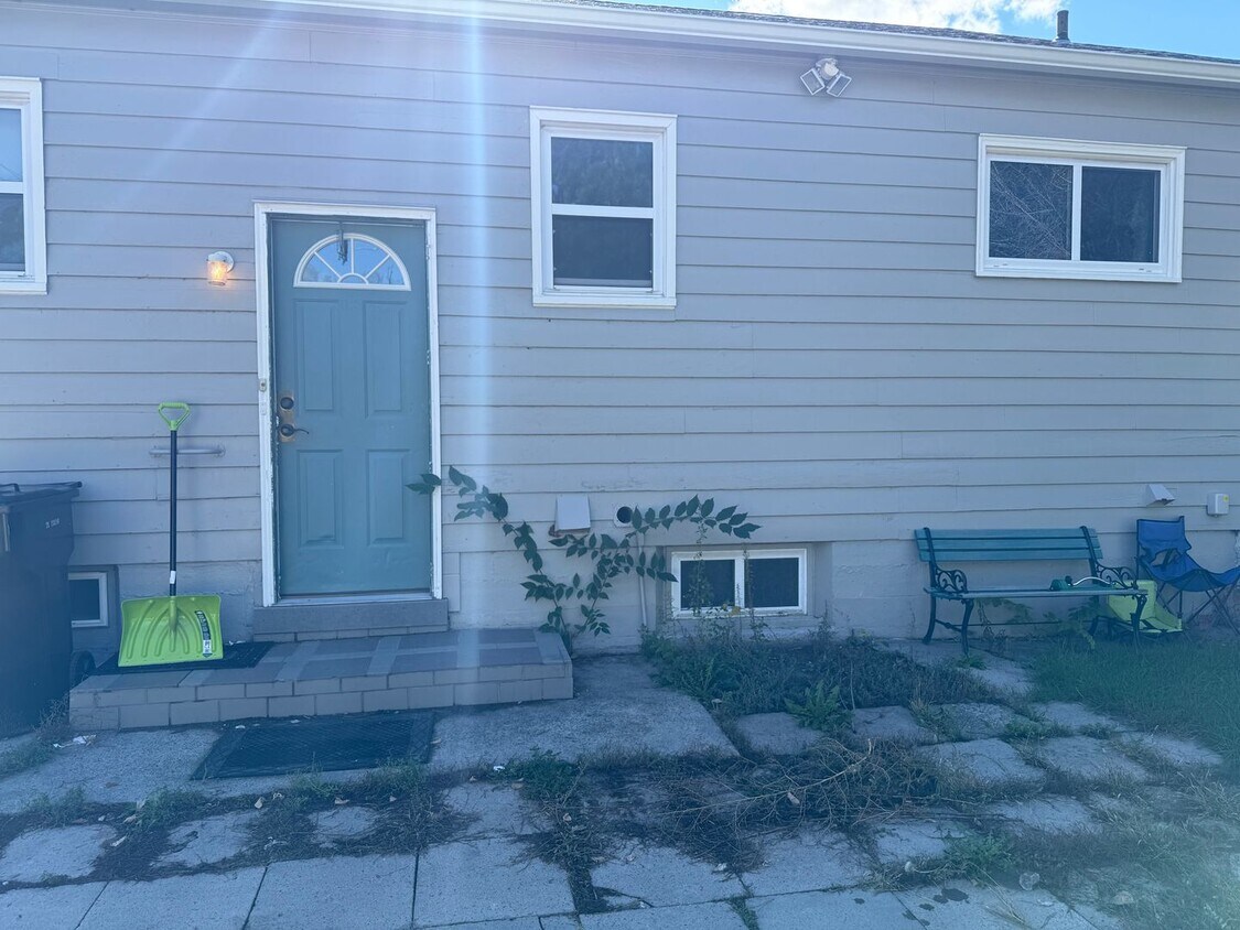 Foto principal - Well Maintained 1 Bed, 1 Bath Apartment
