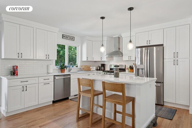 Foto del edificio - 27 Water Hole Rd