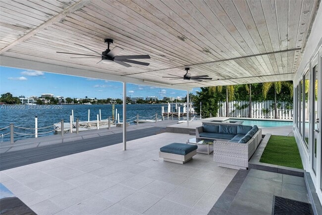 Foto del edificio - 1055 Stillwater Dr