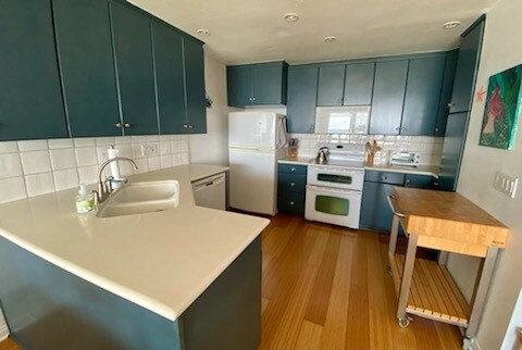 Upgraded kitchen with plenty of storage - 665 The Village