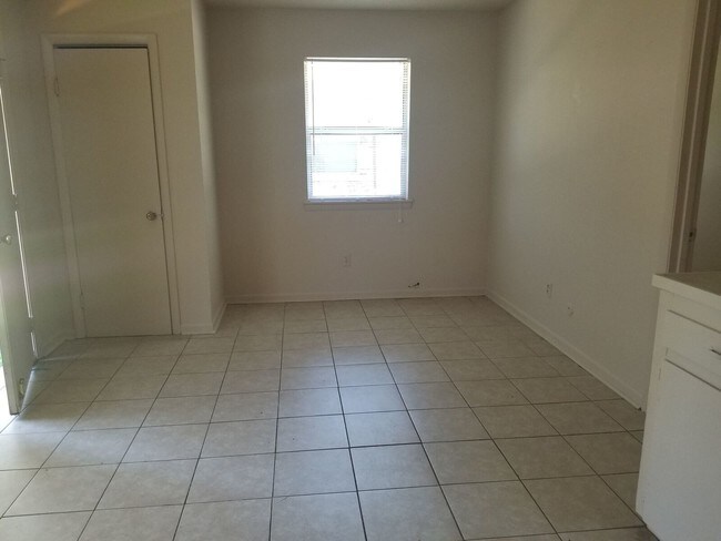 Foto del edificio - 1309 Plummer St