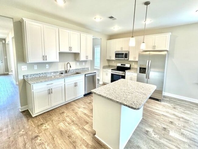 Building Photo - Now Leasing a 4-Bedroom 2.5 Bath Home in S...
