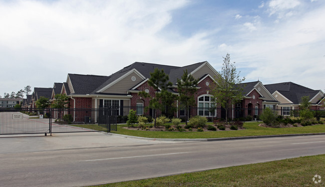 Building Photo - Deerbrook Place