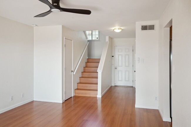 Building Photo - 89 Silverview Dr